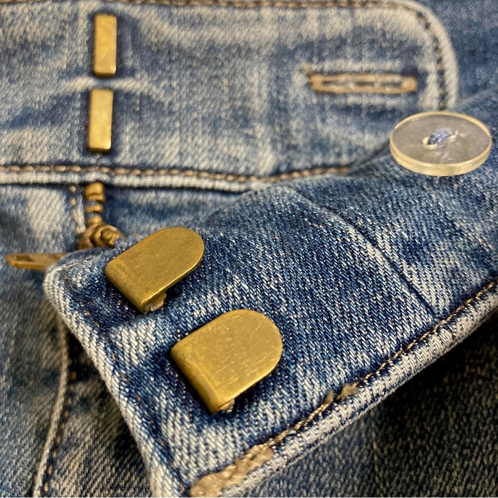 Ann Taylor Loft Light Wash Denim Jean Mini Skirt With Four Pockets - Size 31/12 - Picture 5 of 9